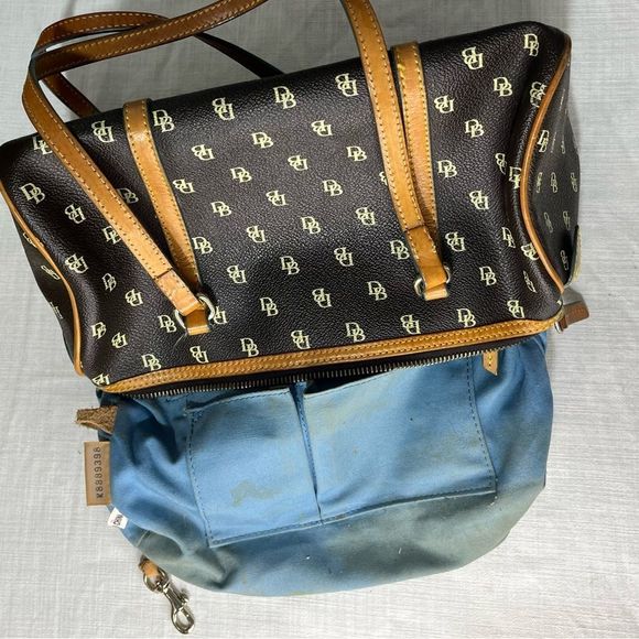 Dooney & Bourke Signature Brown Leather Barrel Bag / Purse - Picture 6 of 11